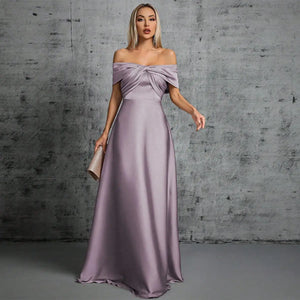 Robe de soirée longue en satin plissée